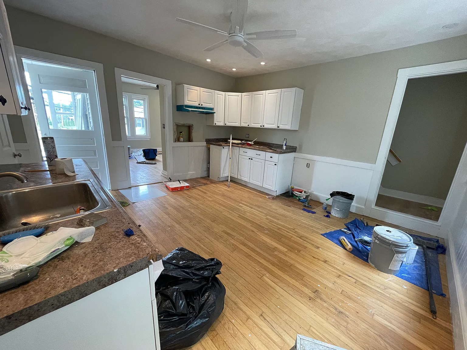 2 bed, 1.5 bath, 9999 sqft, $2,800 — Photo 2