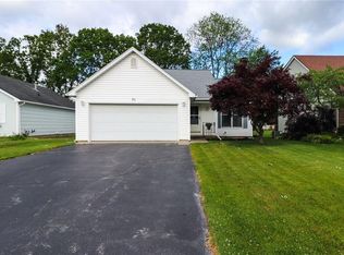 71 Olivia Cir, Rochester, NY 14626