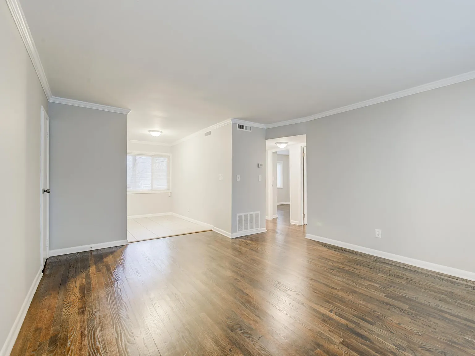2 bed, 950 sqft, $1,099 — Photo 2