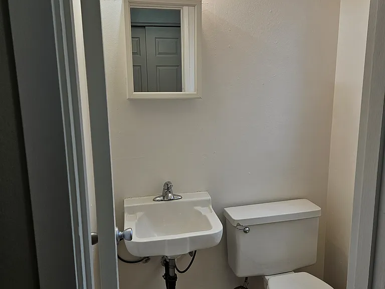 3609 SE 42nd Ave #4 — Photo 7