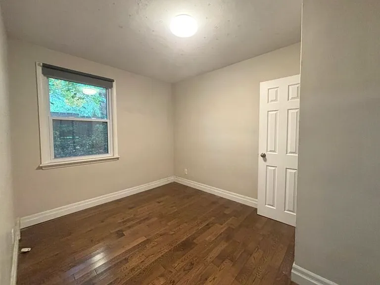 68 Harold Ct #5 — Photo 9