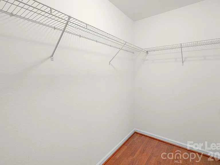558 Calen Ln — Photo 27
