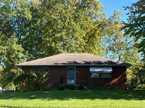 1015 Shannon Rd, Girard, OH 44420