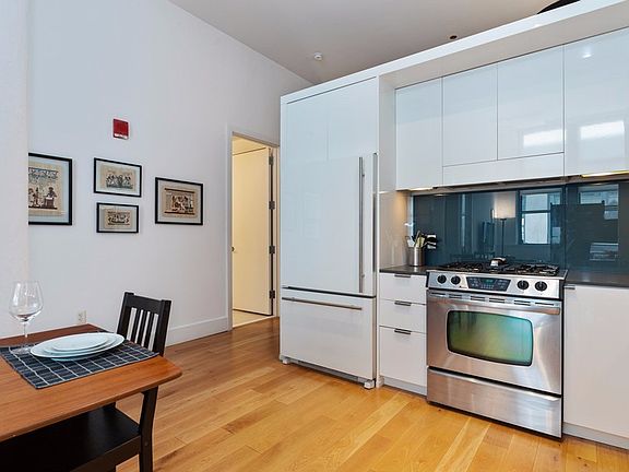 4th image of 50 Dey St #52S