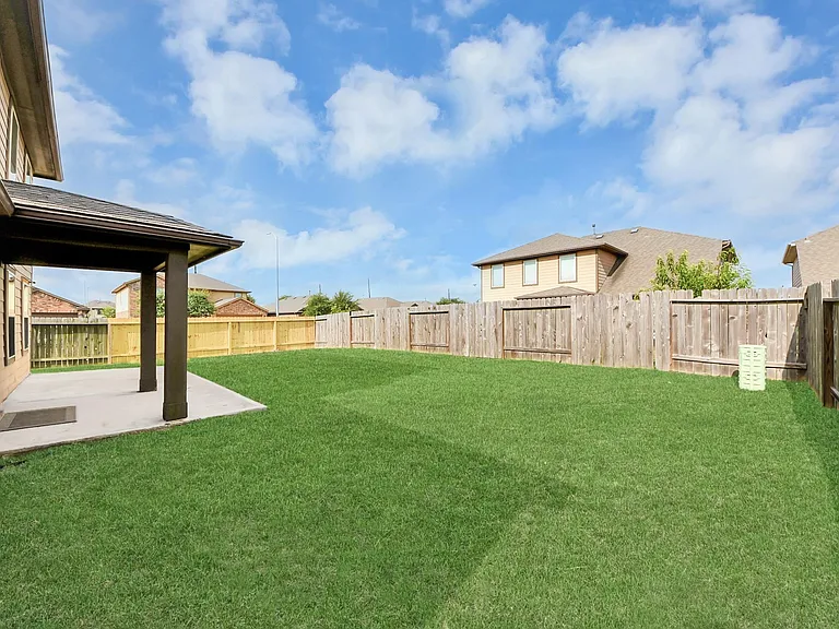 6934 Rosalina Landing Ln — Photo 36