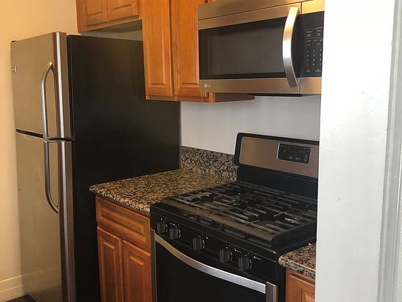 3rd image of 936 Olive Ave APT 04