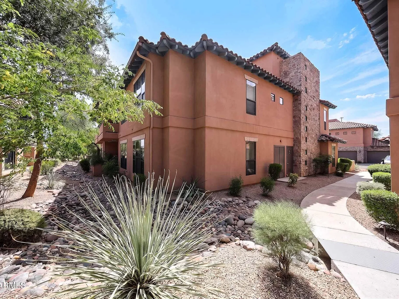 2 bed, 1469 sqft, $2,200 — Photo 3