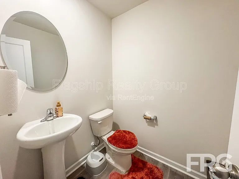 1028 Riverstone Dr — Photo 13