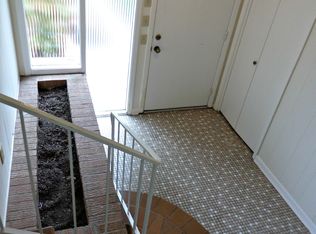 932 W Outer Dr, Oak Ridge, TN 37830