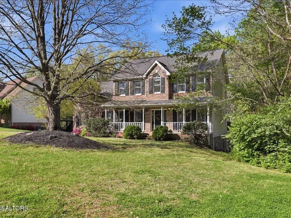 190 Country Walk Dr, Powell, TN 37849