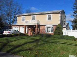 15 Florida Ave, Commack, NY 11725