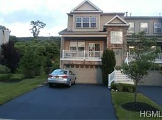 31 N River Dr, Beacon, NY 12508