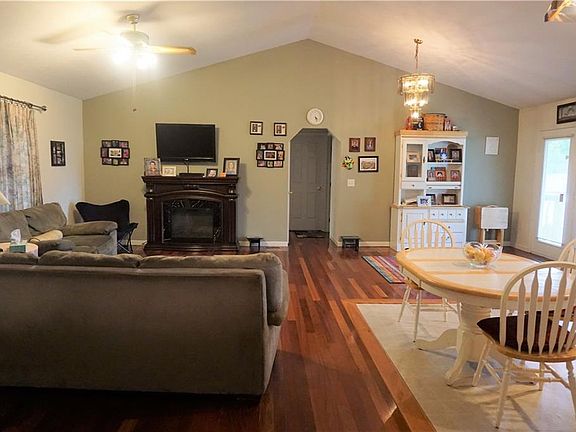 5th image of 578 Beachler Dr