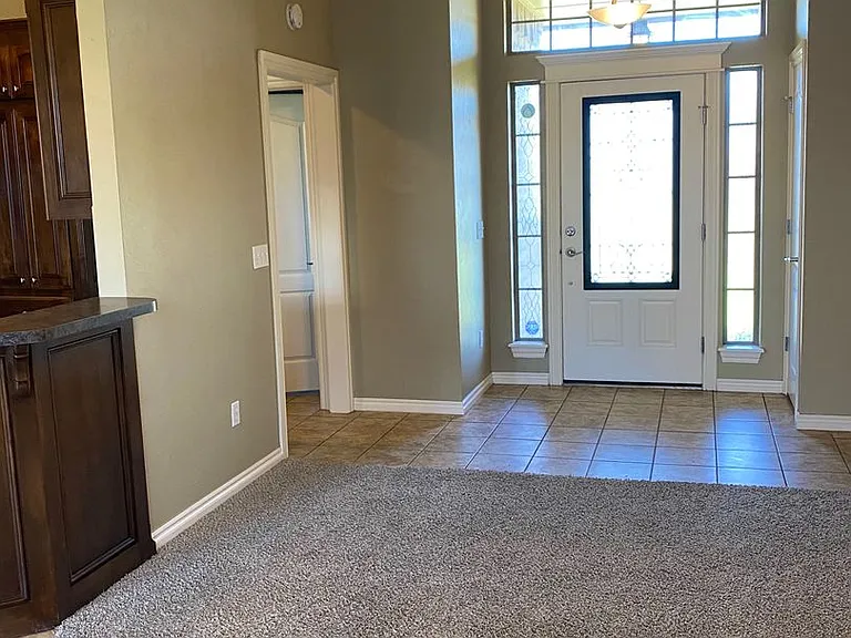 324 Madison Place Dr — Photo 4