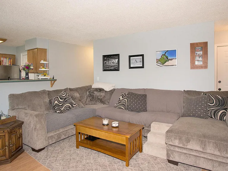 1716 Waters Edge Dr — Photo 11