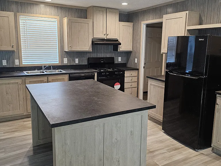 493 Apple St — Photo 3