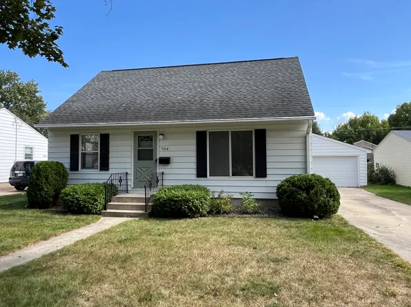 704 14th Ave NE, Rochester, MN 55906