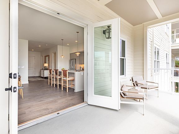 5th image of 301 Longshore Dr #422