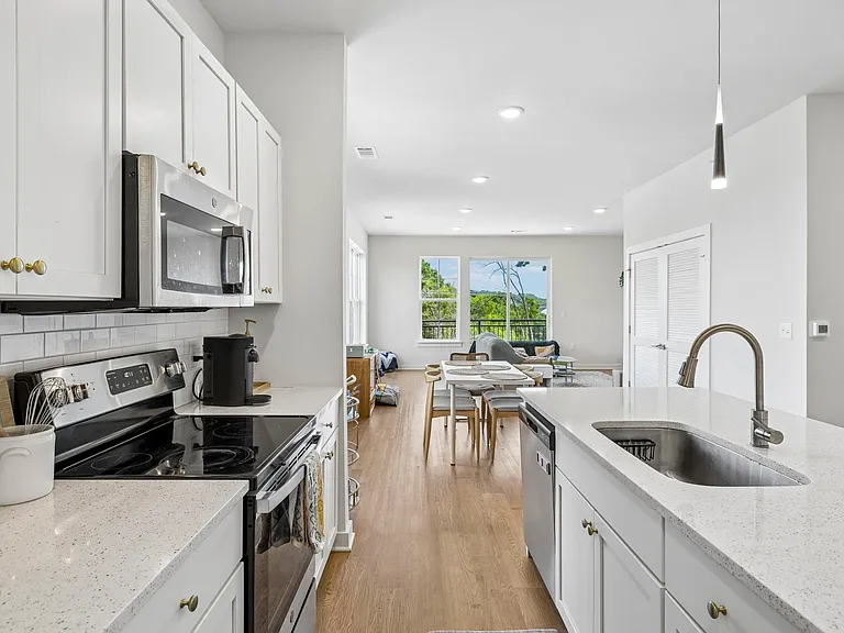 600 E Trinity Ln #208 — Photo 6