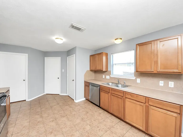 14423 Hillard Green Ln — Photo 38