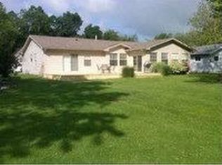 2900 N Bay View Rd, Angola, IN 46703