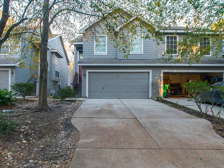 226 Blushwood Pl — Photo 2