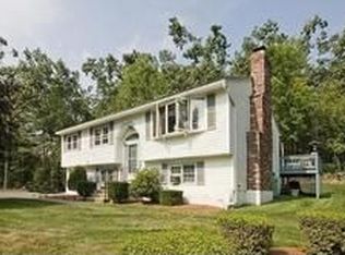 580 Fisher Rd, Fitchburg, MA 01420