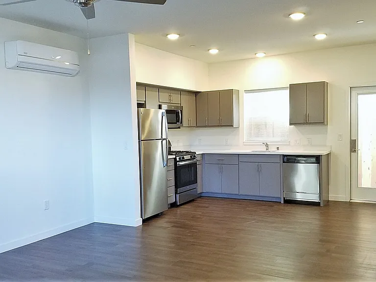 2813 Q St — Photo 1