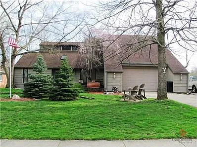 8933 Beckford Dr photo 1