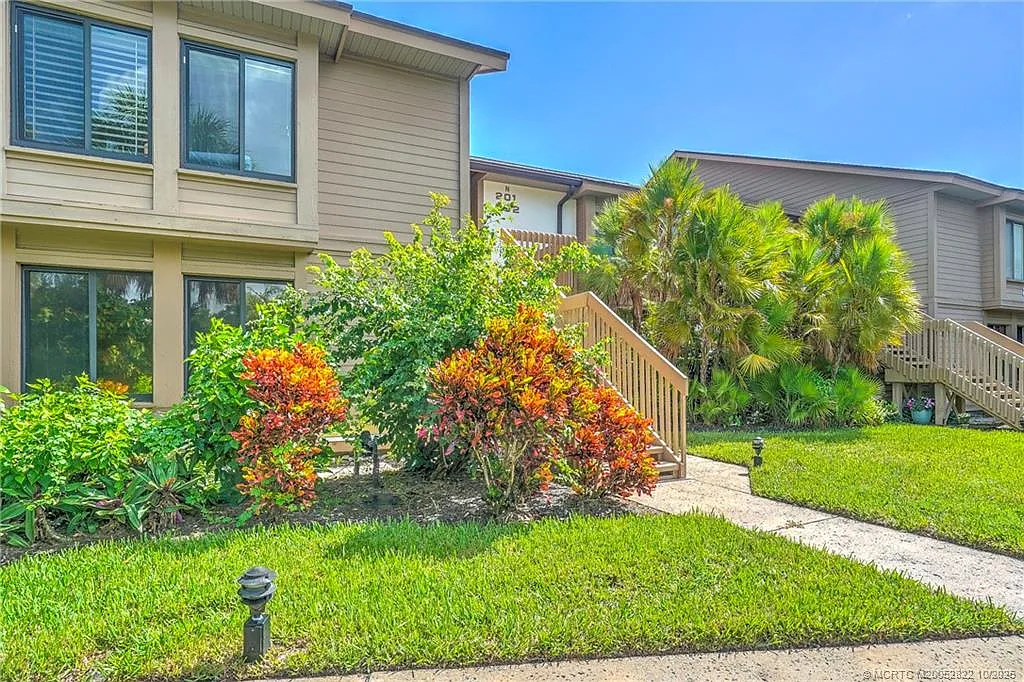 3 bed, 3.0 bath, 1811 sqft, $8,500 — Photo 1