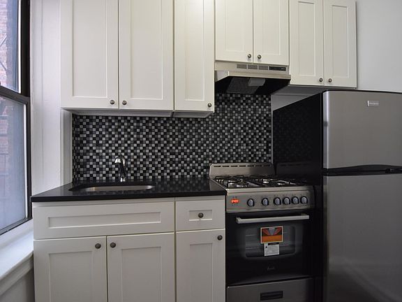 4th image of 2940 Ocean Ave #63