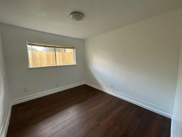 4803 Geraldine St — Photo 22