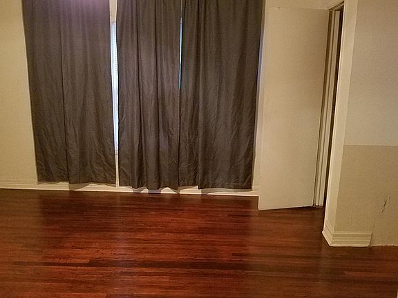 Bedroom 20x20 large closets