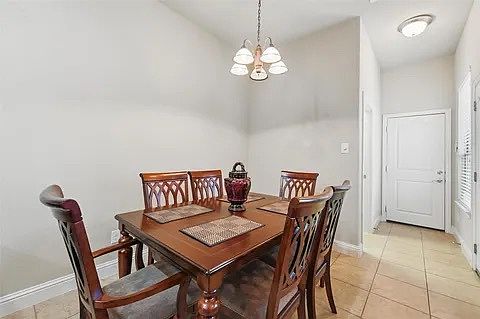 4th image of 8623 Naomi St