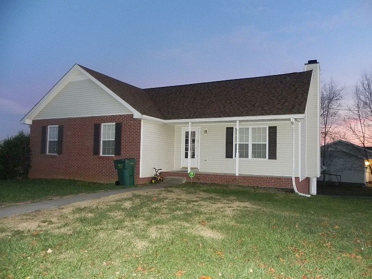 2nd image of 1350 Jenny Ln