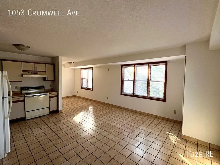 1053 Cromwell Ave — Photo 5