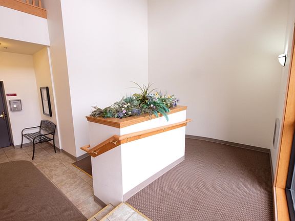 5th image of 1703 Hill Ave #5