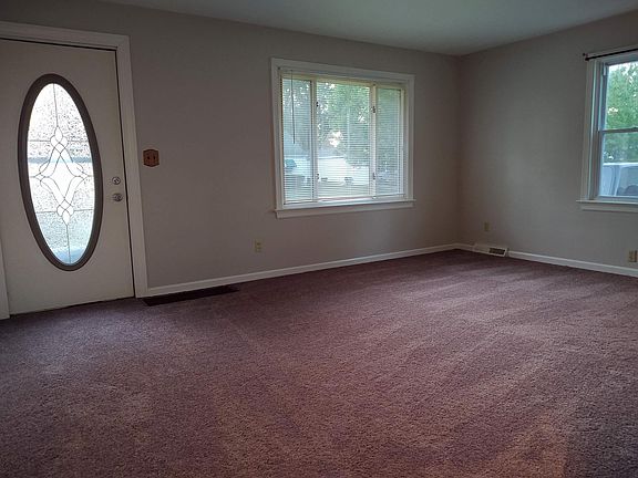 4th image of 347 Rockfern Ave