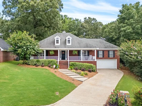 1755 Stone Pointe Dr, Auburn, AL 36830