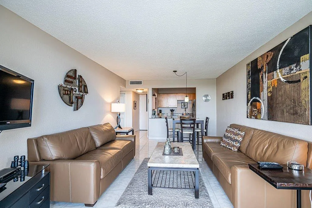 1 bed, 1.0 bath, 725 sqft, $2,100 — Photo 3
