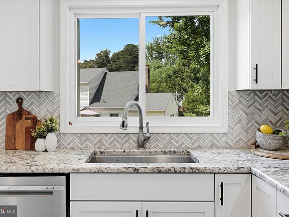 5th image of 7901 Marysia Ct