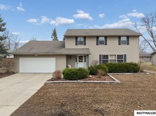 1773 Springview Dr, Mason City, IA 50401
