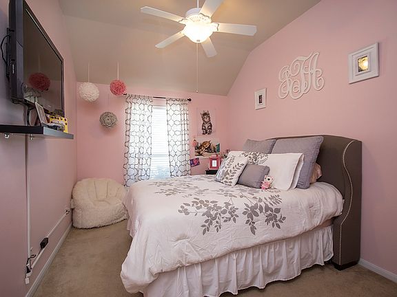 5th image of 903 Blair Field Ln