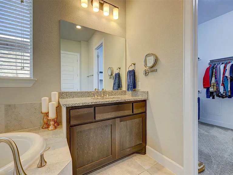 3030 Isabella Ln — Photo 24