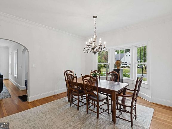 4th image of 186 Lamont Dr