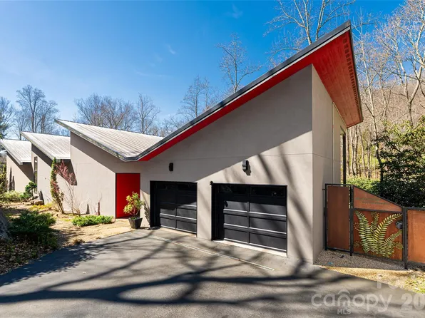 33 Robinson Creek Rd, Asheville, NC 28803