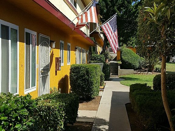 3rd image of 207 Vista Glen Ln APT E