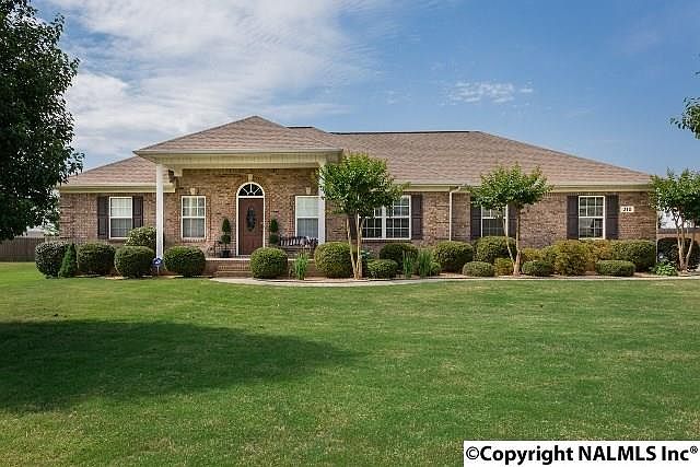 1st image of 210 Clingstone Cir