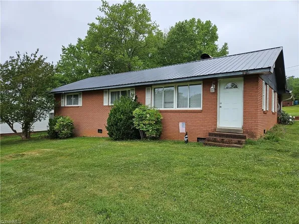 157 E Peacock Ave, Denton, NC 27239