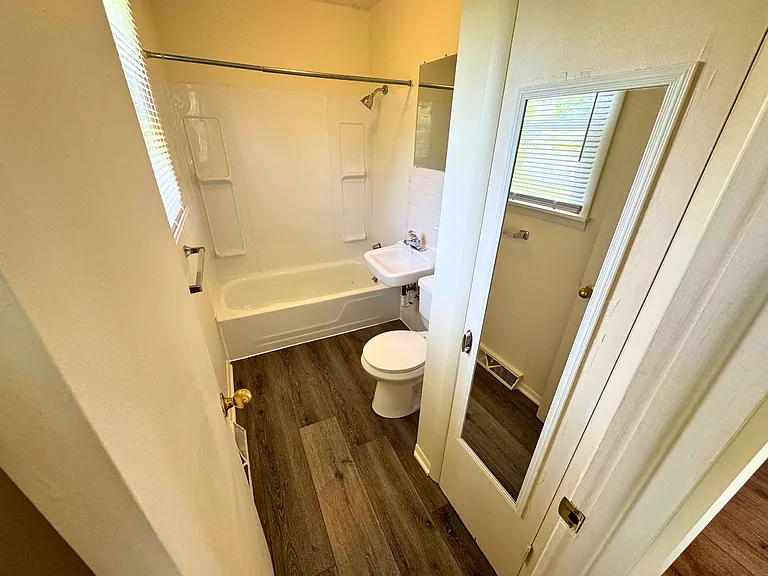 202 S Munroe St — Photo 33